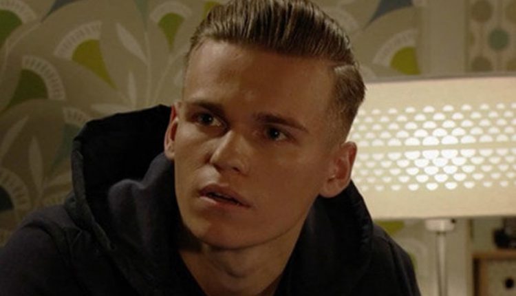Eastenders-Hunter-discovers-secret