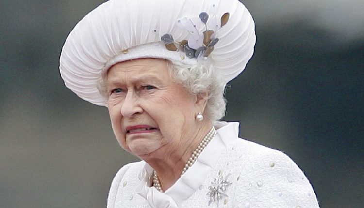 rsz_queen-elizabeth-frown