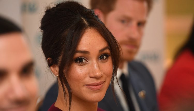meghan-markle-red-skirt-beehive-t