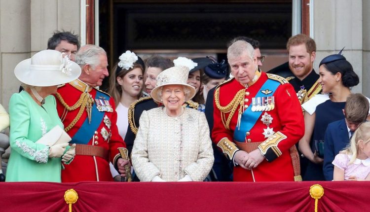 royal-family-group-chat-ftr