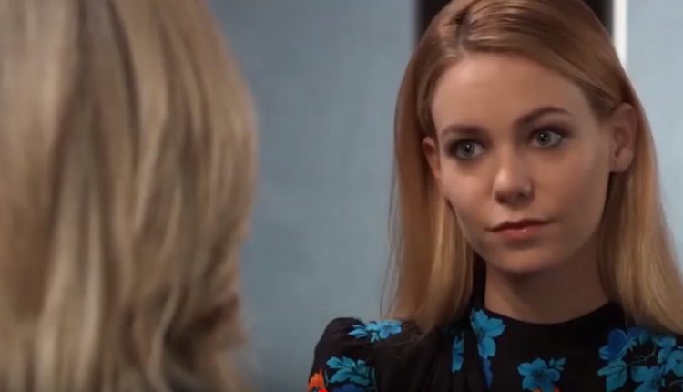 General Hospital – Nelle Benson (Chloe Lanier) Carly Corinthos (Laura Wright) (1200 x 601)