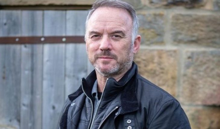 Emmerdale – DI Malone (Mark Womack) (730 x 440)