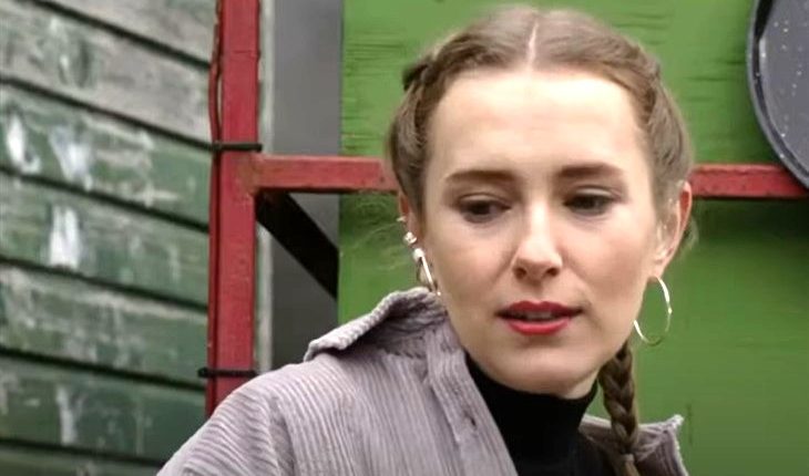 EastEnsders – Frankie Lewis (Rose Ayling-Ellis)