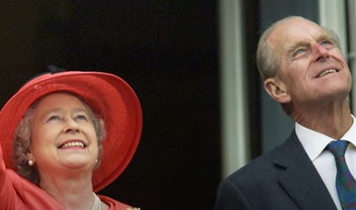 Queen Elizabeth And Prince Philip (730 x 507)