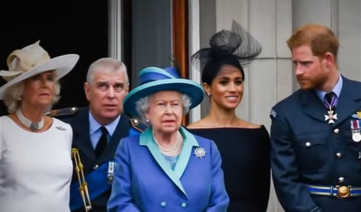 The Royal Family (730 x 489)