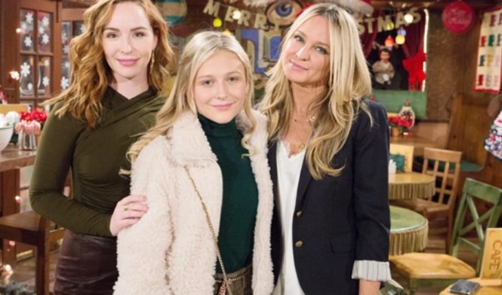 The Young And The Restless – Sharon Case (Sharon Newman) Alyvia Alyn Lind (Faith Newman)