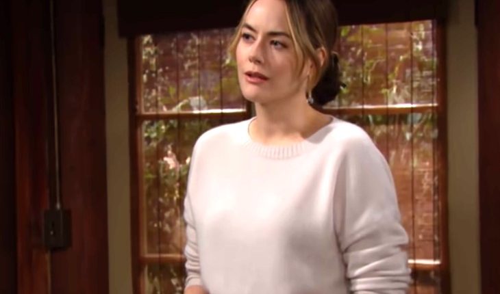 The Bold And The Beautiful – Hope Logan (Annika Noelle)