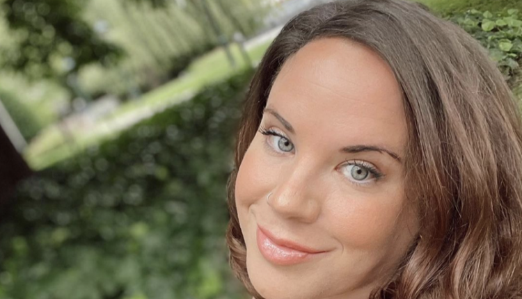 Whitney Way Thore