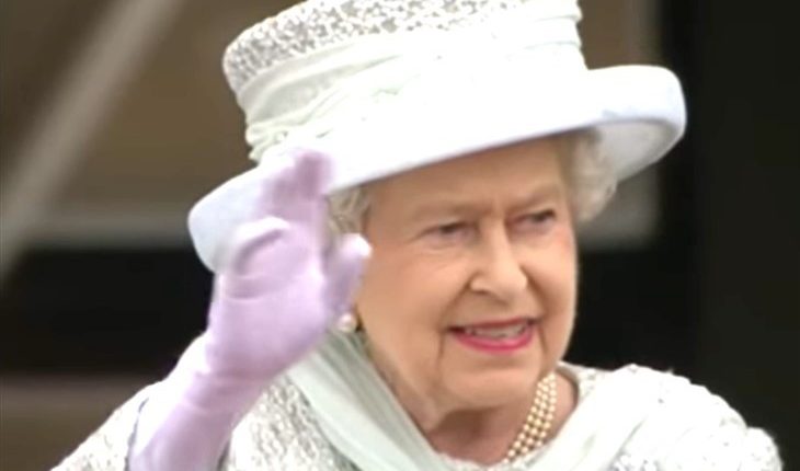 Queen Elizabeth )