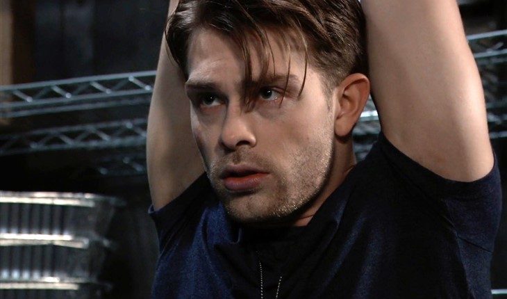 Dex Heller (Evan Hofer).