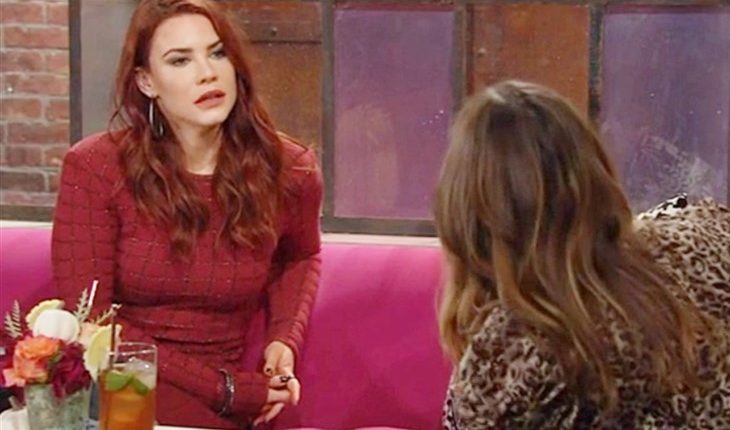 The Young And The Restless – Sally Spectra (Courtney Hope) Chloe Mitchell (Elizabeth Hendrickson)