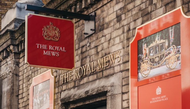 London,,Uk,-,July,15,,2019:,Sign,Outside,The,Royal