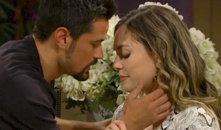 The Bold And The Beautiful – Thomas Forrester (Matthew Atkinson) Hope Logan Spencer (Annika Noele)