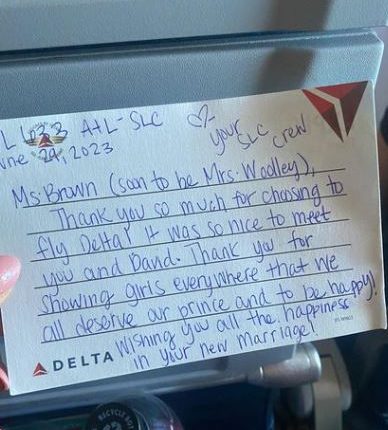 Sister Wives Star Christine Brown Shouts Out Flight Attendant