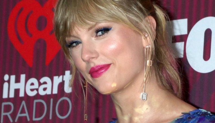 Los,Angeles,-,Mar,14:,Taylor,Swift,At,The,Iheart