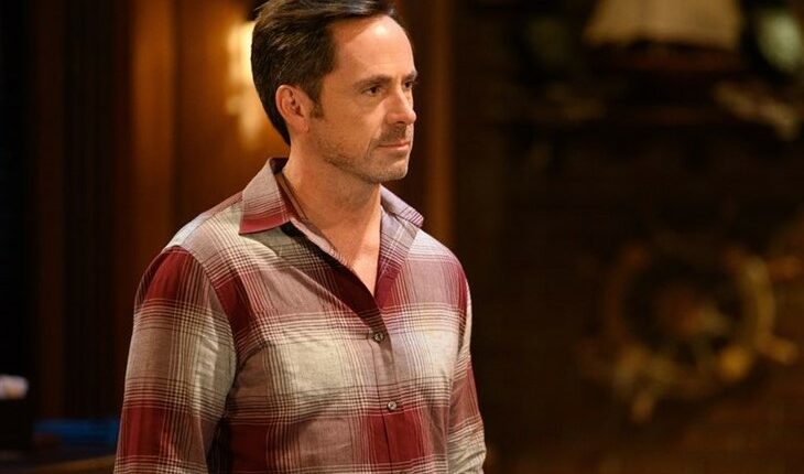 William deVry