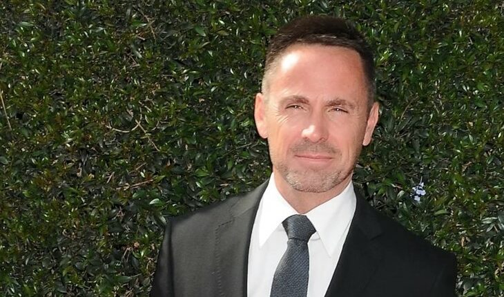 William deVry