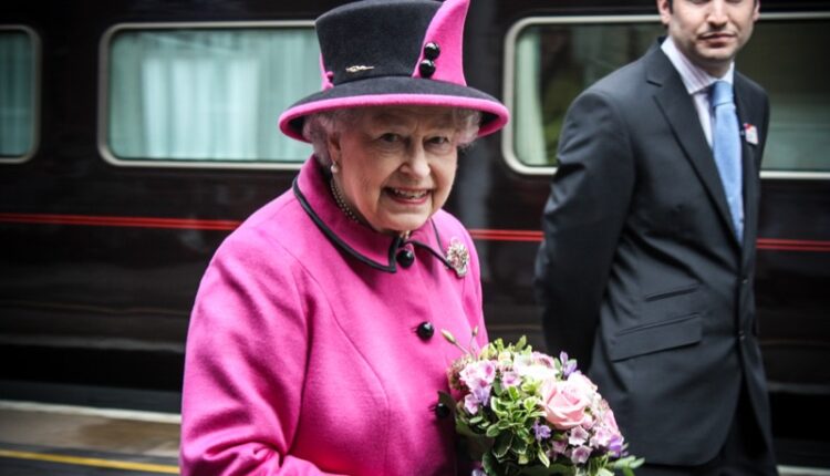 Salisbury,,Wiltshire,Uk:,May,1st,,2012:,The,Queen,And,Duke