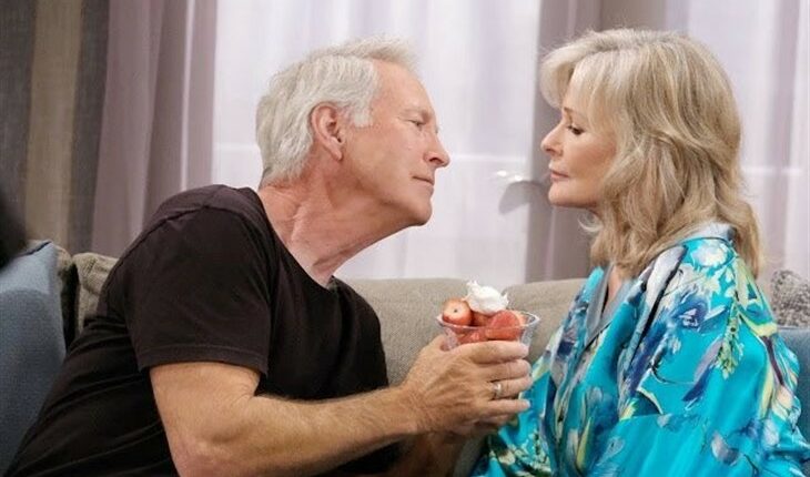 Days Of Our Lives – Marlena Evans (Diedre Hall) and John Black (Drake Hogestyn)