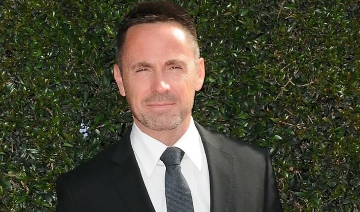 William deVry