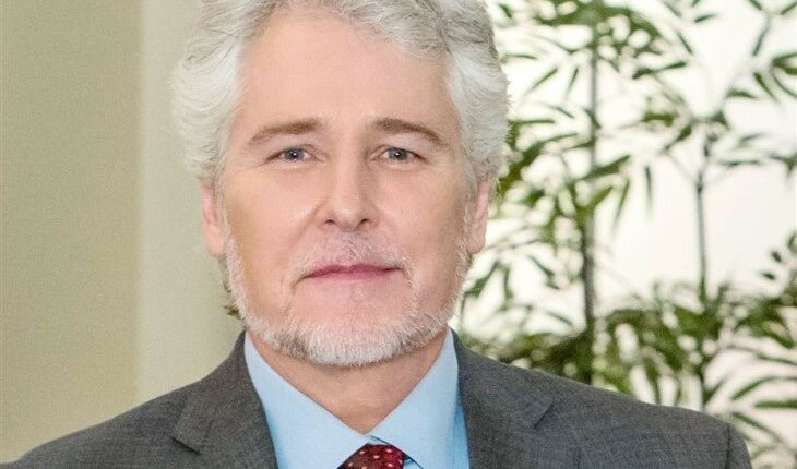 Michael E Knight