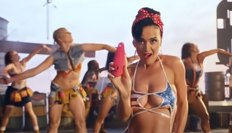 Katy Perry – Womans World – Vevo YouTube