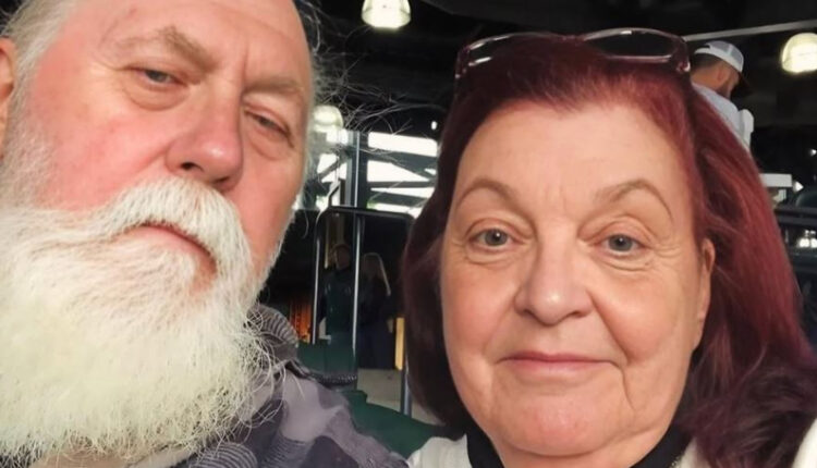 Mother Debbie Johnston, Tony Starcevich – Instagram