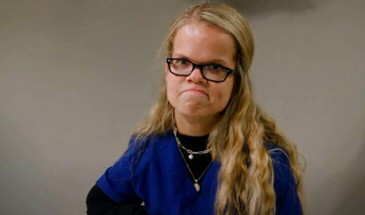 7 Little Johnstons