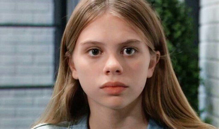 Charlotte Cassadine (Scarlett Fernandez)