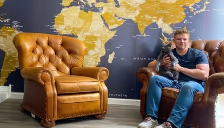Garrison Brown, The Son Of Janelle Brown Opted For Unusual Interior Design – Instagram
