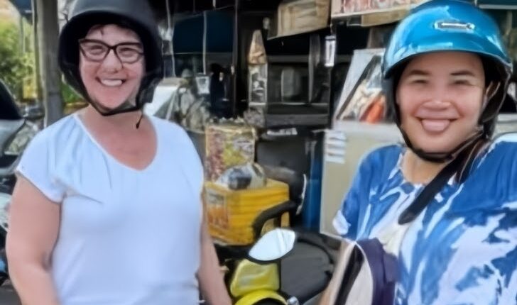 Leigh, the sister of David Toborowsky with Annie Suwan in Thailand – Instagram