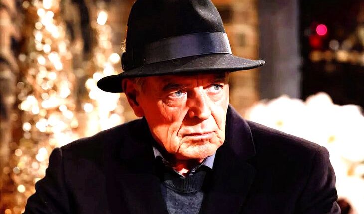 Ian Ward (Ray Wise)