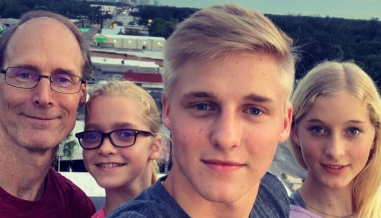 Isaac Plath With His Family – Instagram