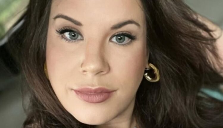 Whitney Way Thore – Instagram