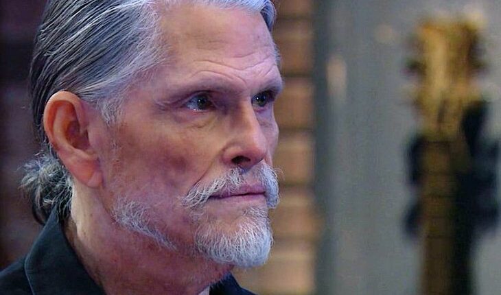 Cyrus Renault (Jeff Kober)