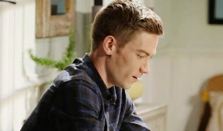 Tripp Johnson (Lucas Adams)