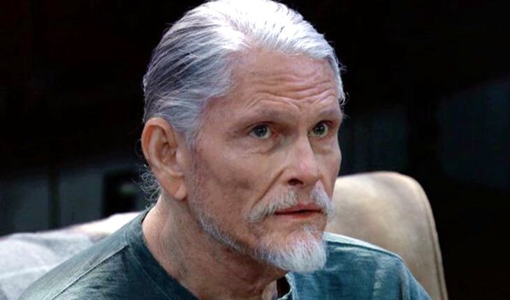 Cyrus Renault (Jeff Kober)