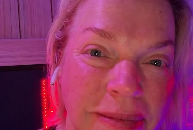 Janelle In The Infrared Sauna – Instagram