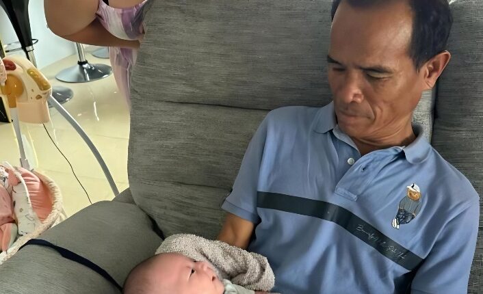 Annie shares her dad and Minthira – Instagram