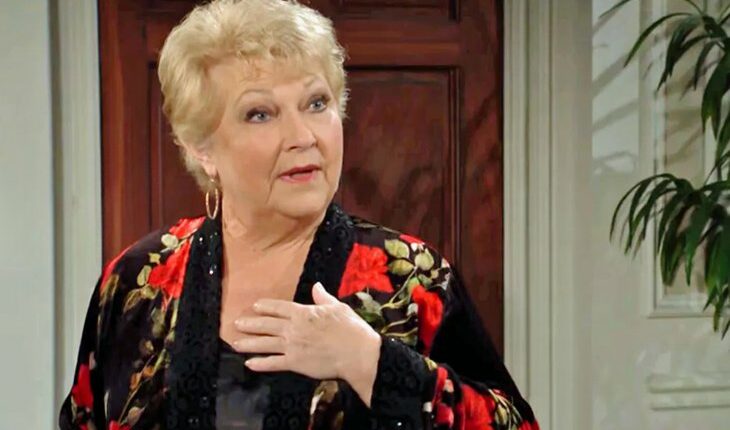Traci Abbott (Beth Maitland)