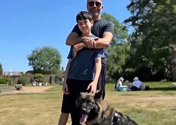 Eric is tall now – @simoncowell -Instagram