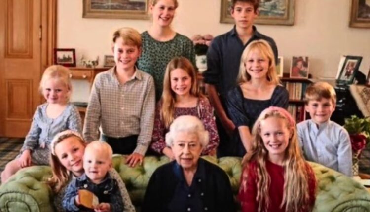 Happy holiday faces from years gone by – Via Neil Sean Daily Headline News – YouTube