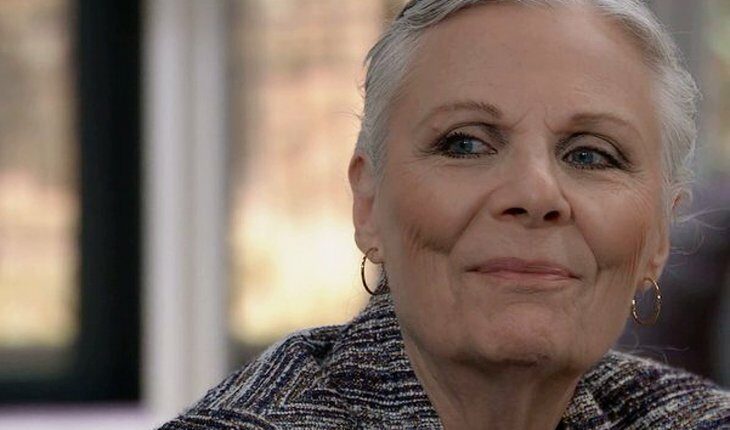 Tracy Quartermaine (Jane Elliot).