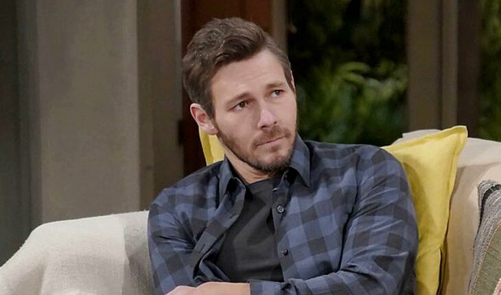 Liam Spencer (Scott Clifton)