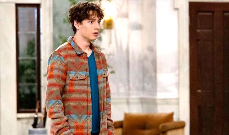 Rocco Falconeri (Finn Carr)
