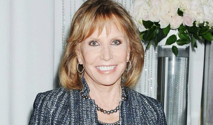 Leslie Charleson