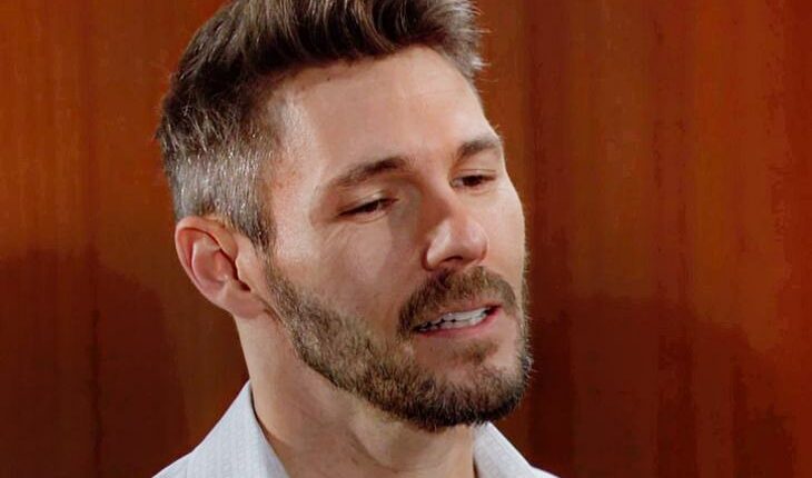 Liam Spencer (Scott Clifton)