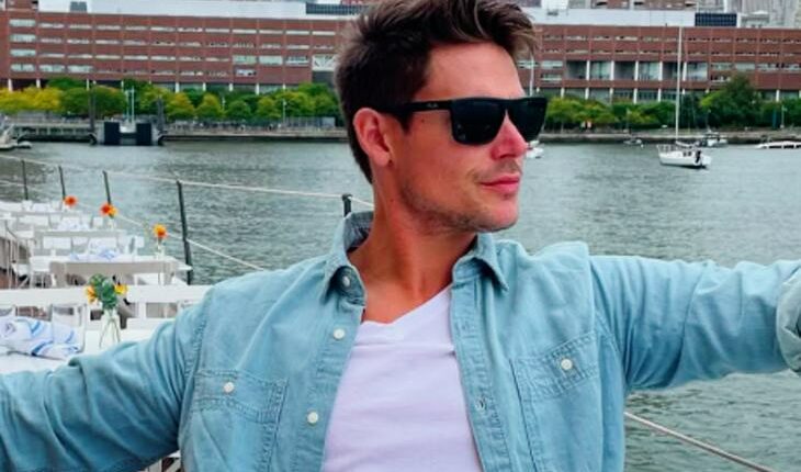 Adam Newman (Mark Grossman)