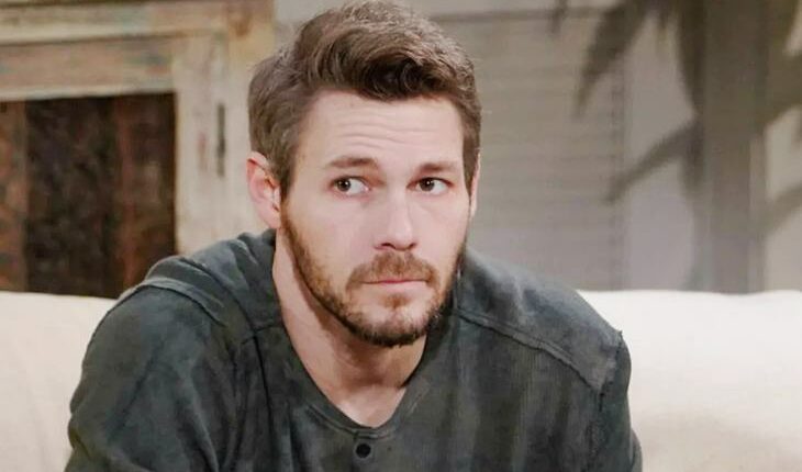 Liam Spencer (Scott Clifton)