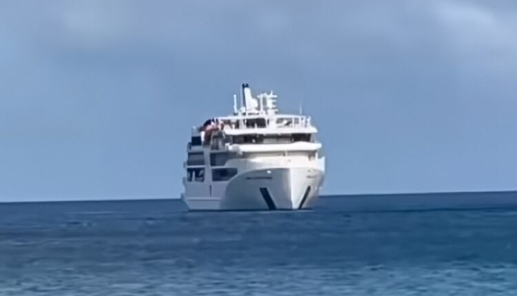 Cruise liner leaves passenger behind – 7NewsAU – YouTube